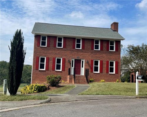 3705 Redwing Ct, Winston Salem, NC, 27106-4275 | Card Image