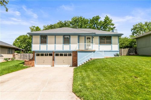 2134 Ne Belvoir St, Lees Summit, MO, 64086-6327 | Card Image