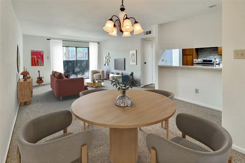 apt-22-3075 Walnut Bend Ln, Houston, TX, 77042-3325 | Card Image