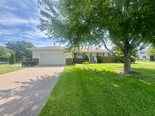11603 1st St E, Milan, IL, 61264-3901 | Card Image