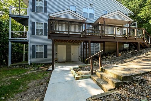 2305 Stoney Run Trl, Broadview Heights, OH, 44147-2558 | Card Image