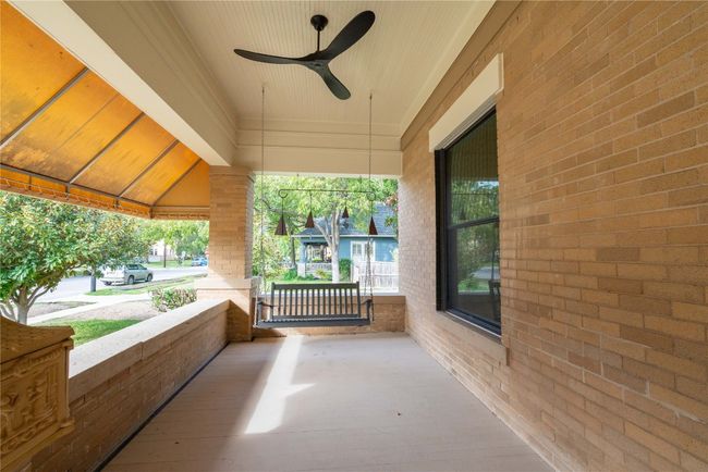 1605 S Main St, House other with 3 bedrooms, 4 bathrooms and 5 parking in Georgetown TX | Image 4
