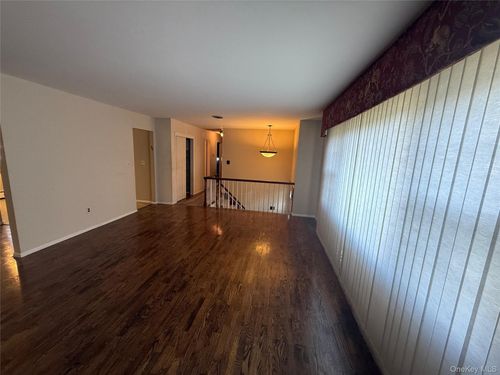 10 Parklyn Ct, Bardonia, NY, 10954-1426 | Card Image