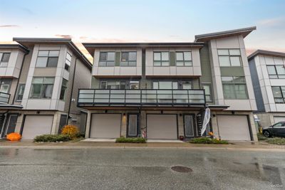 38359 Summits View Dr, Townhouse with 2 bedrooms, 2 bathrooms and 2 parking in Squamish BC | Image 2