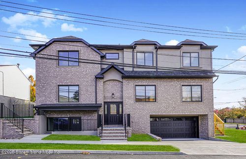 9 Massachusetts St, Staten Island, NY, 10307-1514 | Card Image