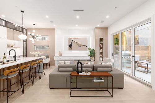 477 20th Ave W, Vancouver, BC, V5Y2C7 | Card Image