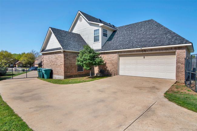 611 Clay Ln, House other with 4 bedrooms, 3 bathrooms and null parking in Sherman TX | Image 35
