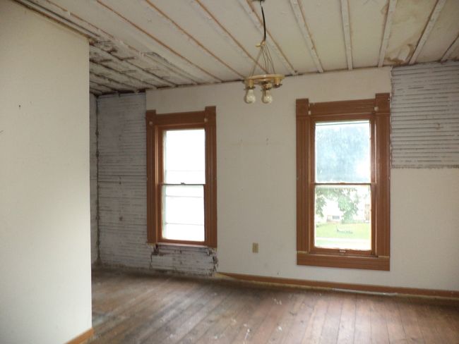 201 W Chestnut St, Home with 3 bedrooms, 1 bathrooms and null parking in Fairbury IL | Image 6