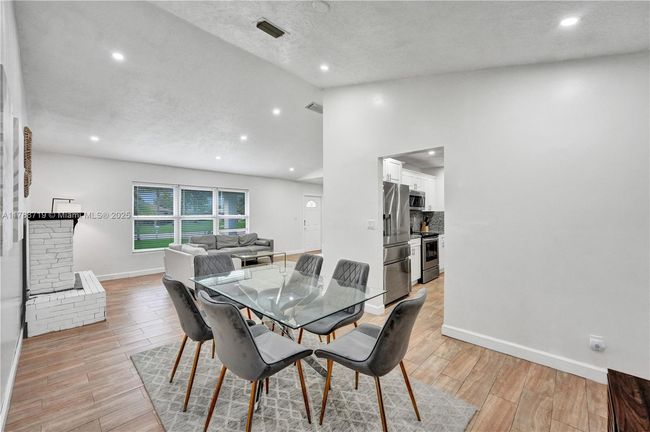 0 - 183 Sunflower Cir, House other with 4 bedrooms, 2 bathrooms and null parking in Royal Palm Beach FL | Image 10