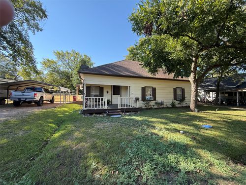 802 Seven Oaks Rd, Bonham, TX, 75418-3226 | Card Image