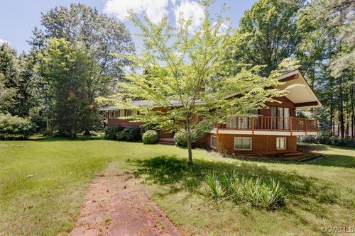 3925 Woodsdale Dr, Alberta, VA, 23821-3100 | Card Image