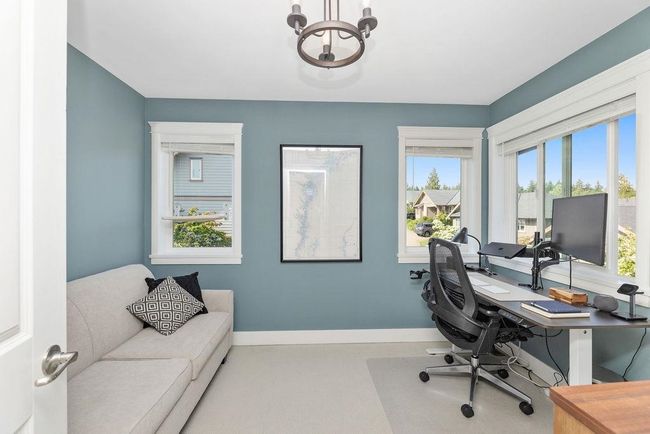 Secondary bedroom on upper floor | Image 25