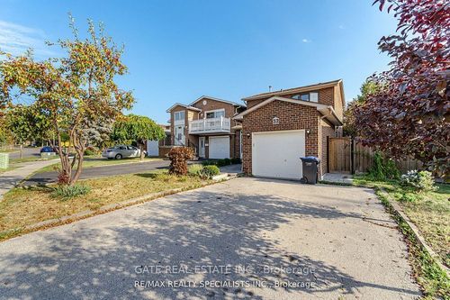 32 Panda Lane, Brampton, ON, L6S5B7 | Card Image