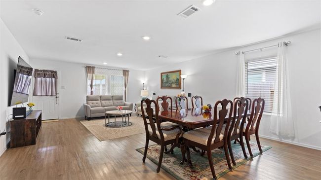 spacious living | Image 7