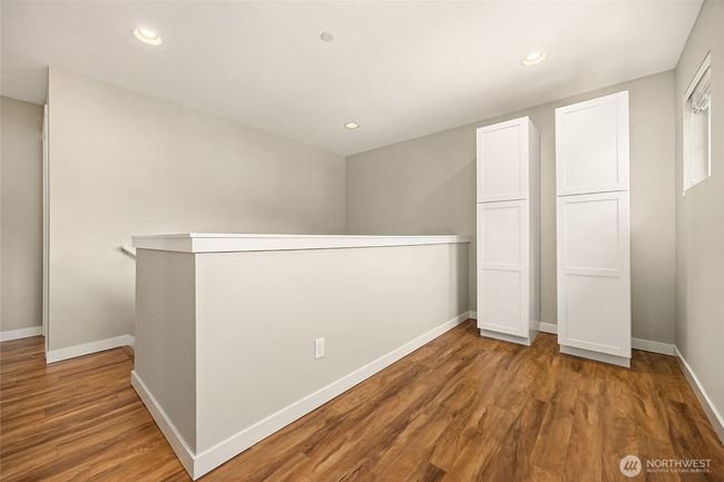 Upper Loft/Artist Studio/Office | Image 17