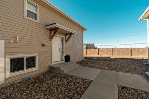 4-40 Cougar Cove N, Lethbridge, AB, T1H5V4 | Card Image