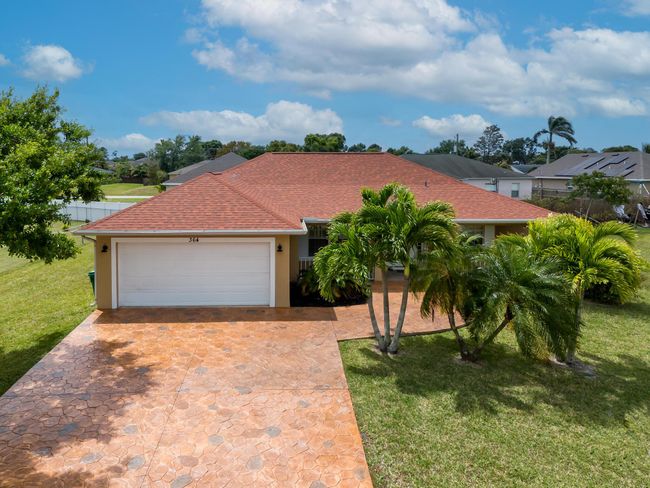 364 Sw Aero Cir, House other with 3 bedrooms, 2 bathrooms and null parking in Port St. Lucie FL | Image 5