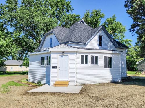 825 Jackson Street, Lamont, IA, 50650 | Card Image