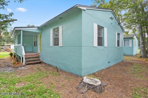 83 Lewis St, ATLANTIC BEACH, FL, 32233-1917 | Card Image