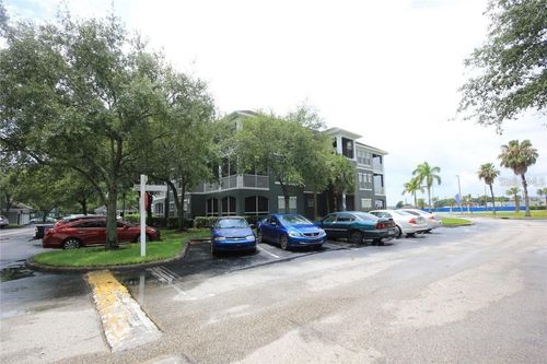 103-9401 Crescent Loop Cir, TAMPA, FL, 33619-7633 | Card Image