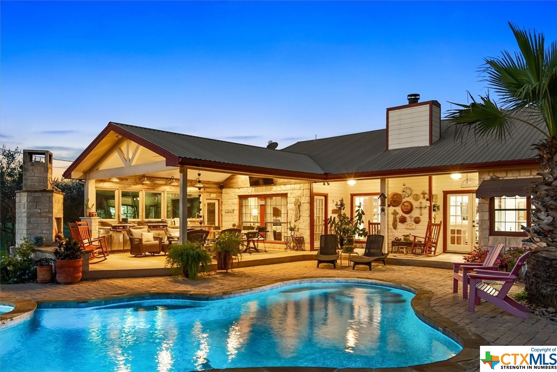 Live Oak Hills Ct, San Marcos, TX 78666