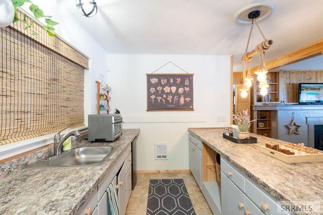 Full View of Wet Bar | Image 14