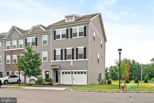 1 Florence Ln, MOUNT LAUREL, NJ, 08054-9666 | Card Image