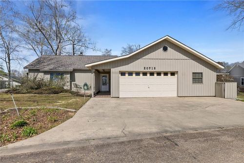 20715 Buns Ln, Springfield, LA, 70462-7647 | Card Image