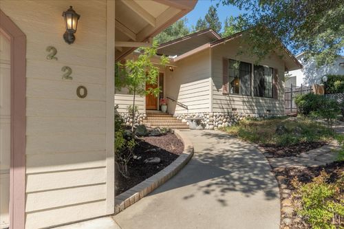 220 Mistletoe Ct, Angels Camp, CA, 95222-9639 | Card Image
