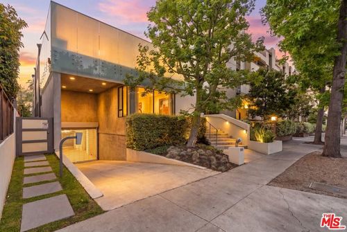 a-732 Huntley Dr, West Hollywood, CA, 90069-5009 | Card Image