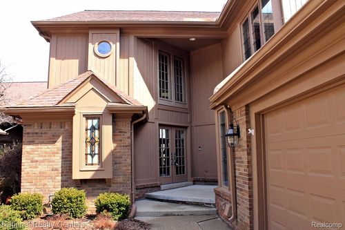 16-13756 Eaton Dr, Plymouth, MI, 48170-2485 | Card Image