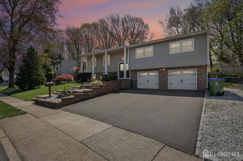 37 Merker Dr, Edison, NJ, 08837-2733 | Card Image