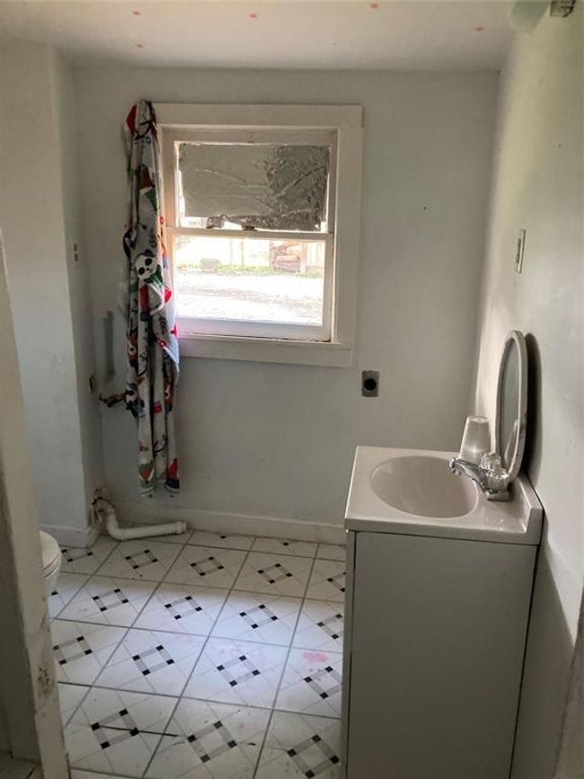 602 E 4 Th St, Home with 0 bedrooms, 0 bathrooms and null parking in Alice TX | Image 4