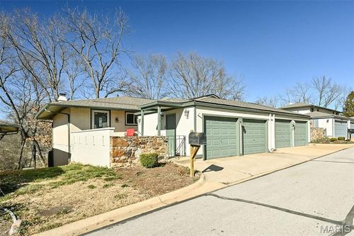 835 Knickerbacker Dr, Manchester, MO, 63021-7515 | Card Image