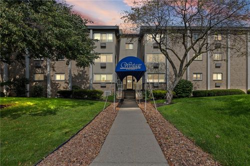 810 Westage At The Hbr, Irondequoit, NY, 14617-1016 | Card Image