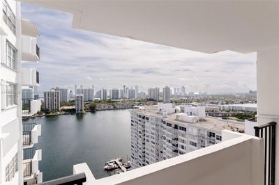 2601 - 2750 Ne 183rd St, Condo with 1 bedrooms, 1 bathrooms and null parking in Aventura FL | Image 1