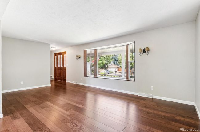 4124 E Maplewood Pl, House other with 4 bedrooms, 4 bathrooms and 4 parking in Centennial CO | Image 4