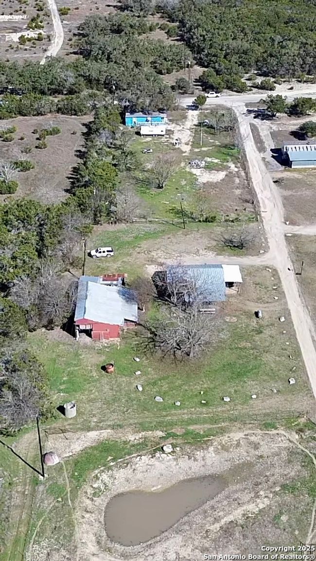 300 Oakland Dr, House other with 2 bedrooms, 2 bathrooms and null parking in Blanco TX | Image 4