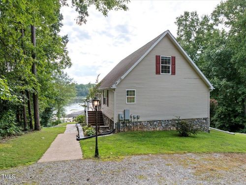 2317 Great Creek Dr, La Crosse, VA, 23950-2901 | Card Image