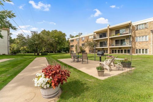 apt-105w-4401 Parklawn Ave, Edina, MN, 55435-4629 | Card Image