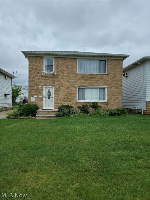 535 E 208th St, Euclid, OH, 44119-1801 | Card Image