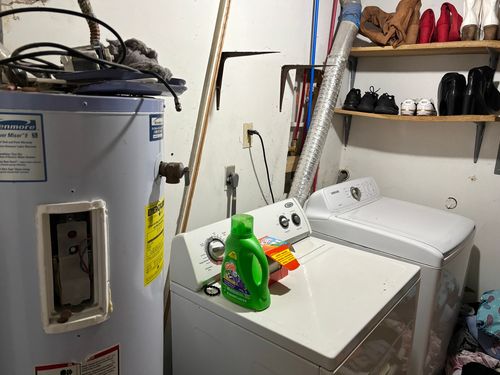 404 Michael St, Streator, IL, 61364-2561 | Card Image