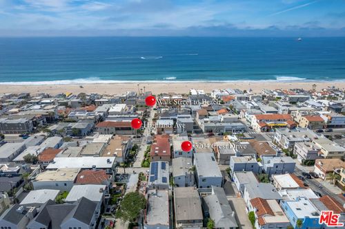 3204 Crest Dr, Manhattan Beach, CA, 90266-3829 | Card Image
