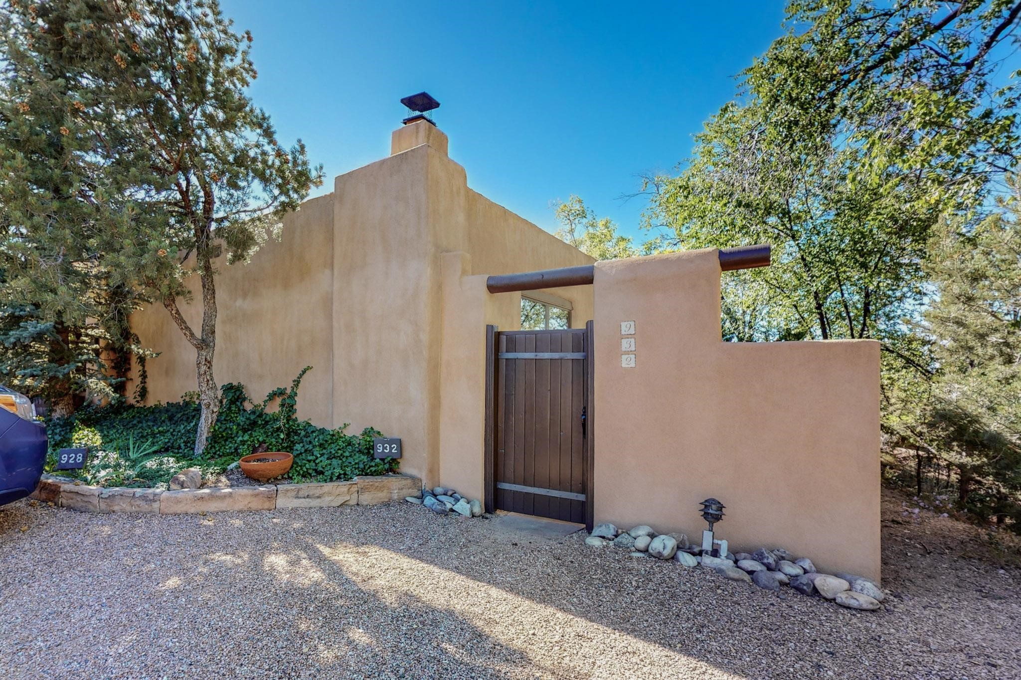 Los Lovatos Rd, Santa Fe, NM 87501