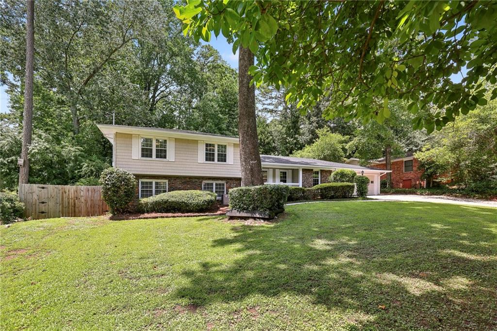 Kings Point Cir, Dunwoody, GA 30338