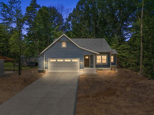 3439 Hollywood Dr, Holland, MI, 49424-1141 | Card Image