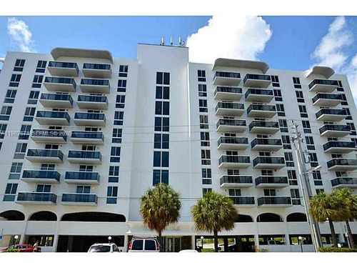 ph9-7928 West Dr, North Bay Village, FL, 33141-5552 | Card Image