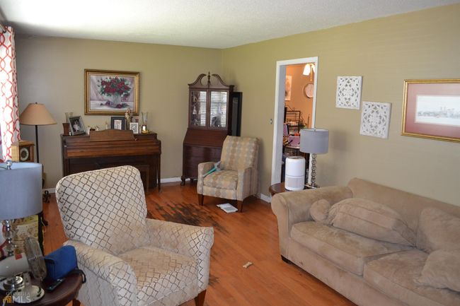 821 Ridgewood Ct, House other with 4 bedrooms, 3 bathrooms and null parking in Forest Park GA | Image 5