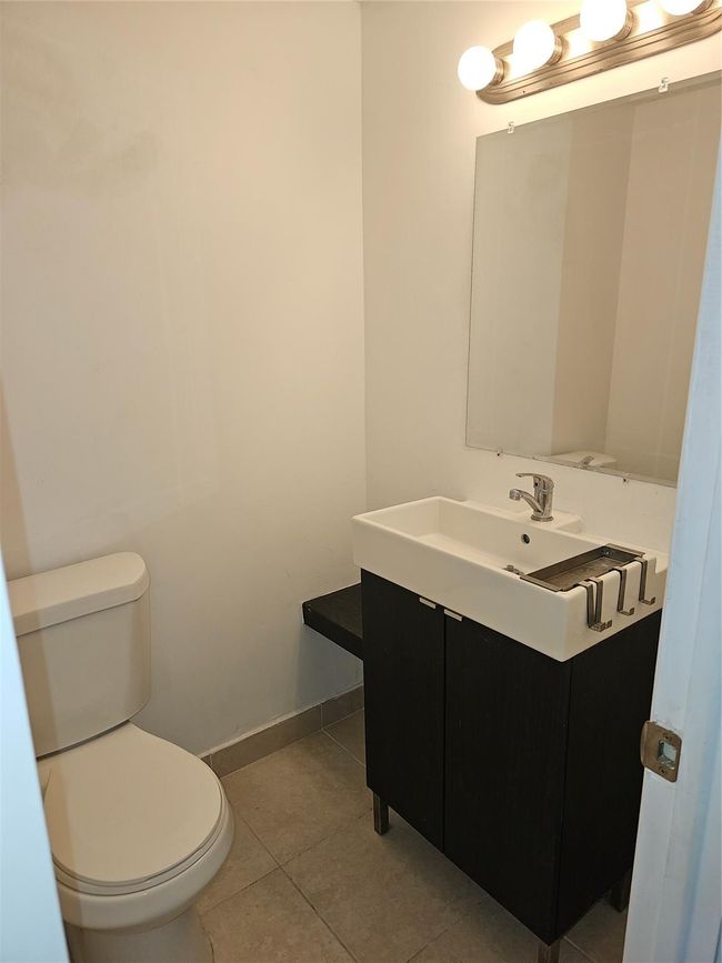 APT-1717 - 500 Bayview Dr, Condo with 1 bedrooms, 2 bathrooms and null parking in Sunny Isles Beach FL | Image 4