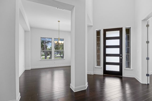 Foyer w/ View of Formal Dining Room | Image 19